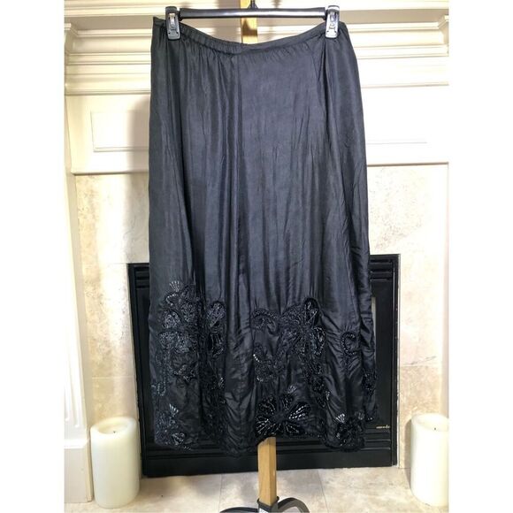 Chico’s Women’s Black Elegant Knee Length Silk Floral Embroidered Skirt Size 3 ( - Picture 2 of 8